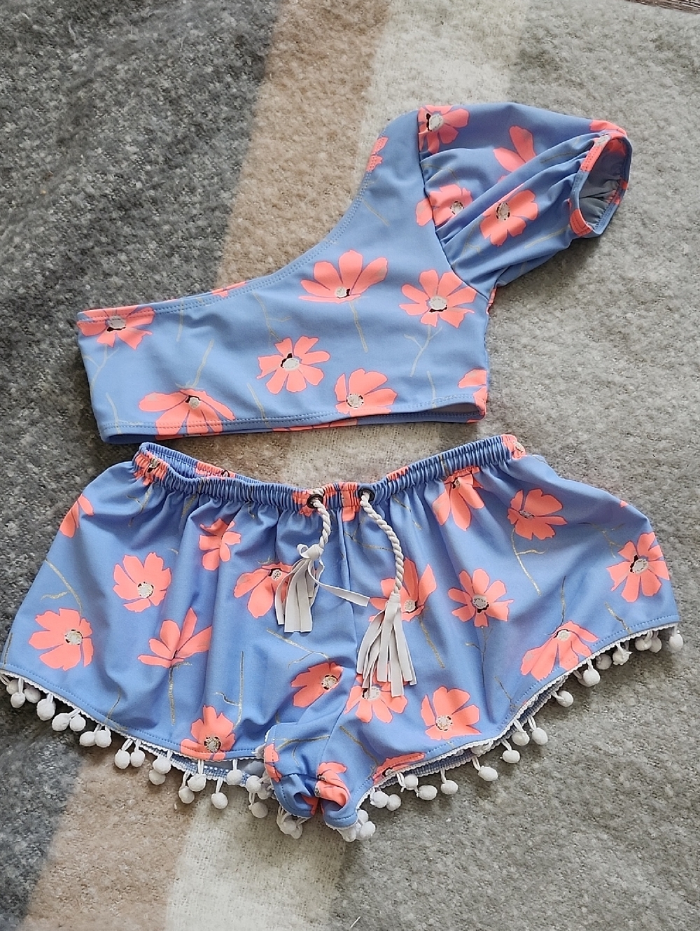 Snapper Rock Girls Beach Bloom One-Shoulder Two-Piece Swimsuit Shorts Set Sz 10